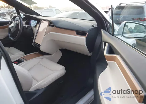 2020 Tesla Model X Long Range Dual Motor All-Wheel Drive/Long Range Plus Dual Motor All-Wheel Drive z USA, uszkodzony, nr VIN 5YJXCAE2XLF250258